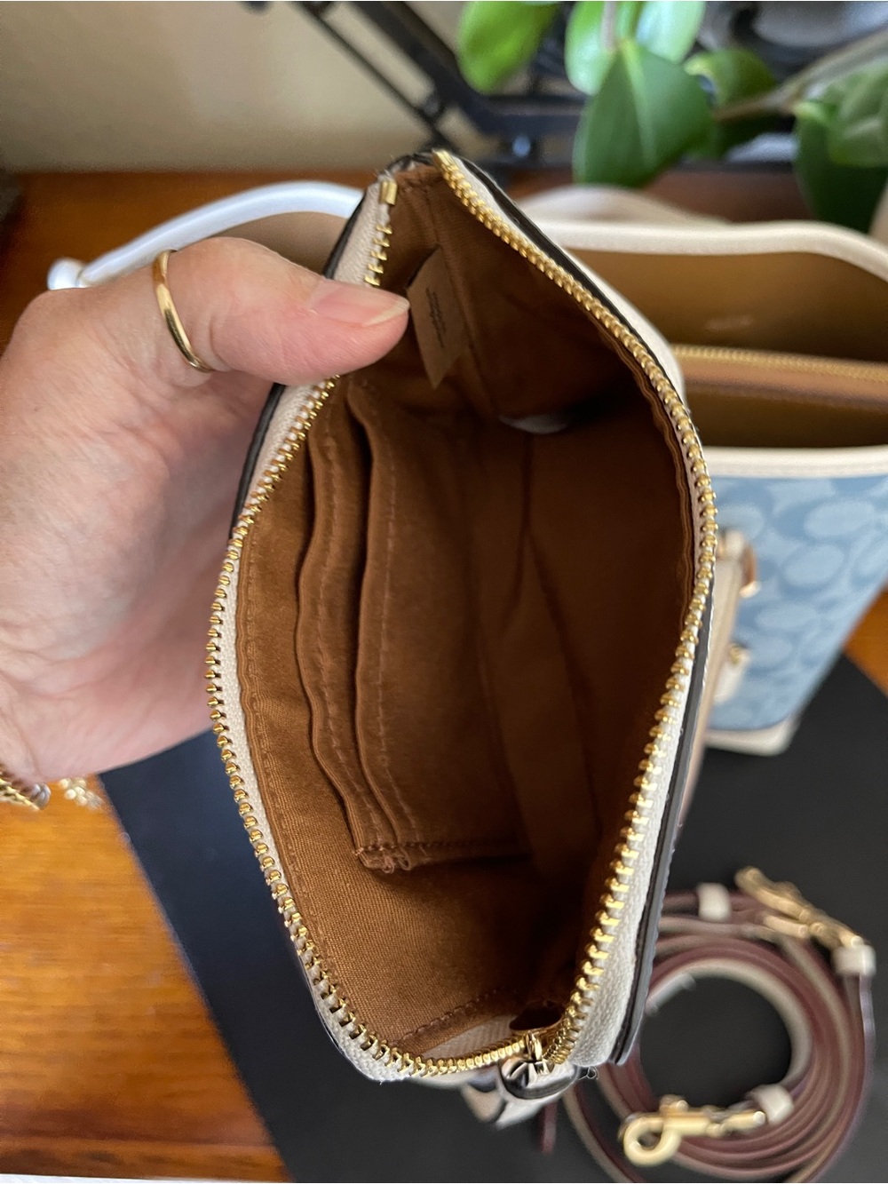 Coach Mollie Tote 25 with Matching Wristlet - Picture 10 of 11